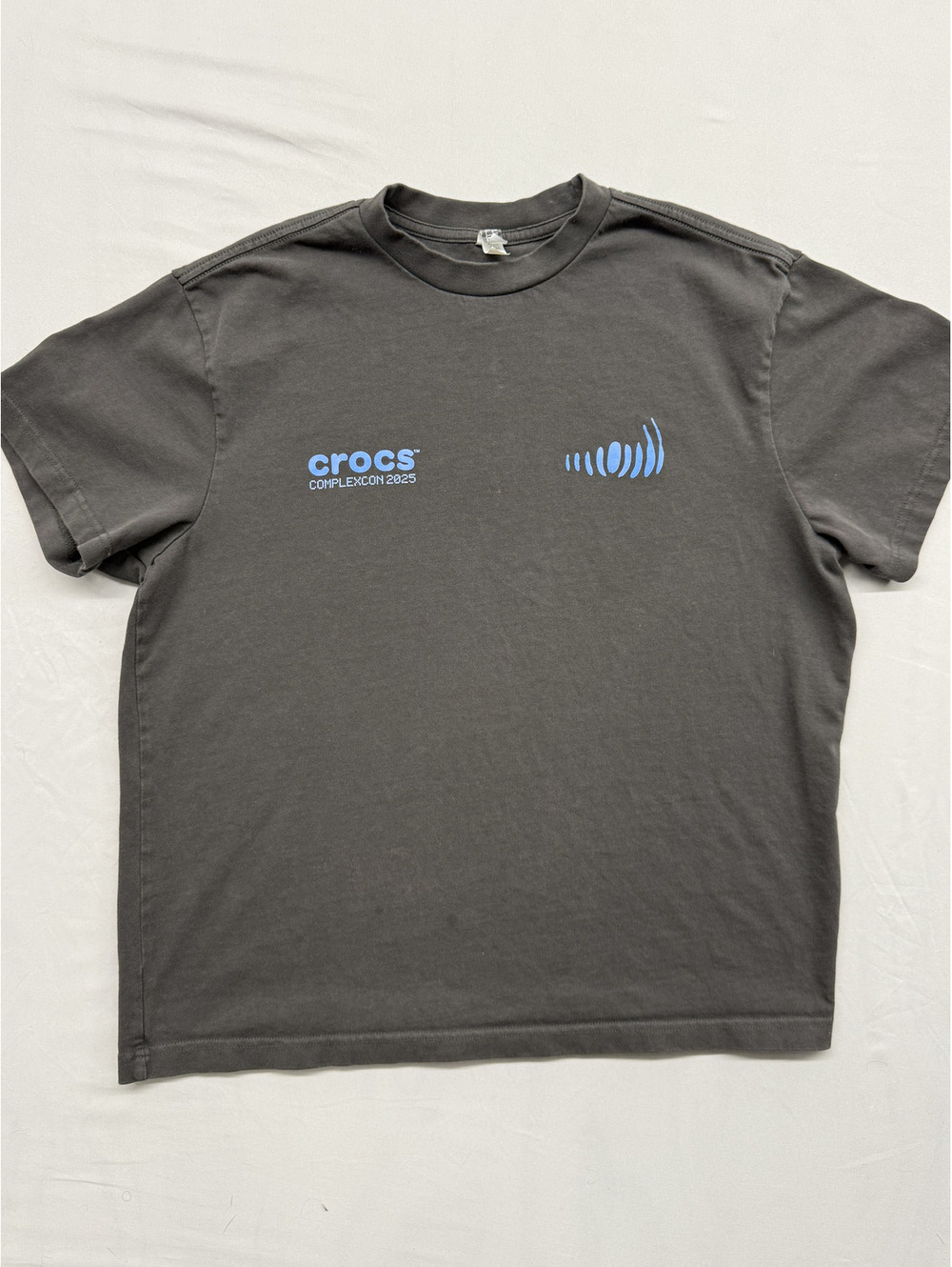 Crocs ComplexCon 2025 Staff Graphic T Shirt Grey Heavyweight Cotton Mens Small